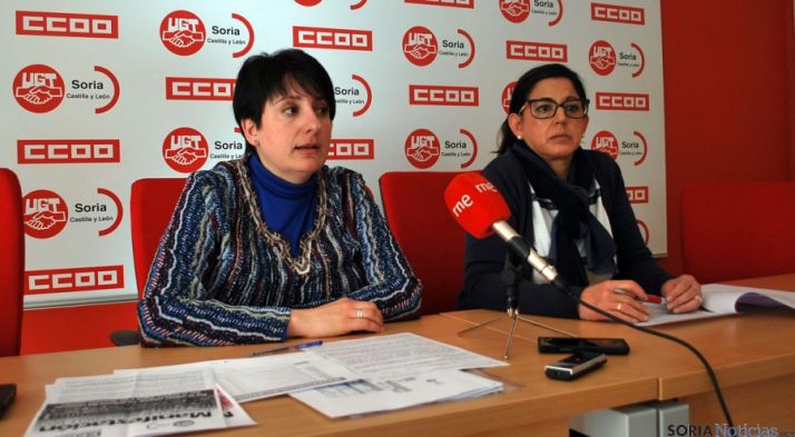 Ana Romero de CC OO (izda.) y Marisa Ajenjo, de UGT, este viernes. / SN