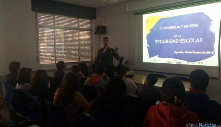 Charla a escolares /SN