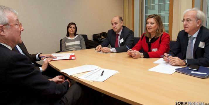 Del Olmo, en su reunión con  el vicepresidente del Parlamento Europeo. / Jta.