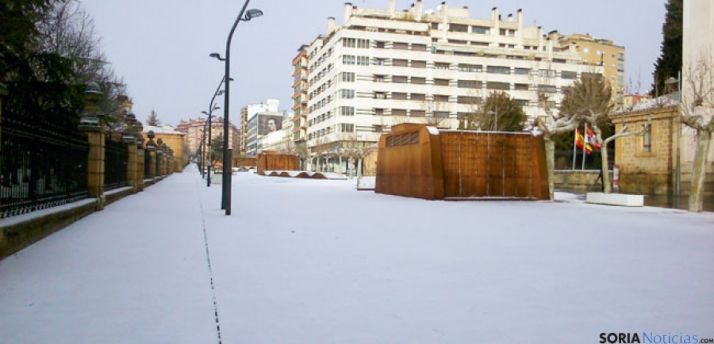 La nieve también llega a la ciudad de Soria