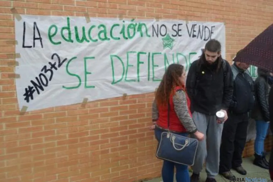 Concentración de estudiantes en Soria