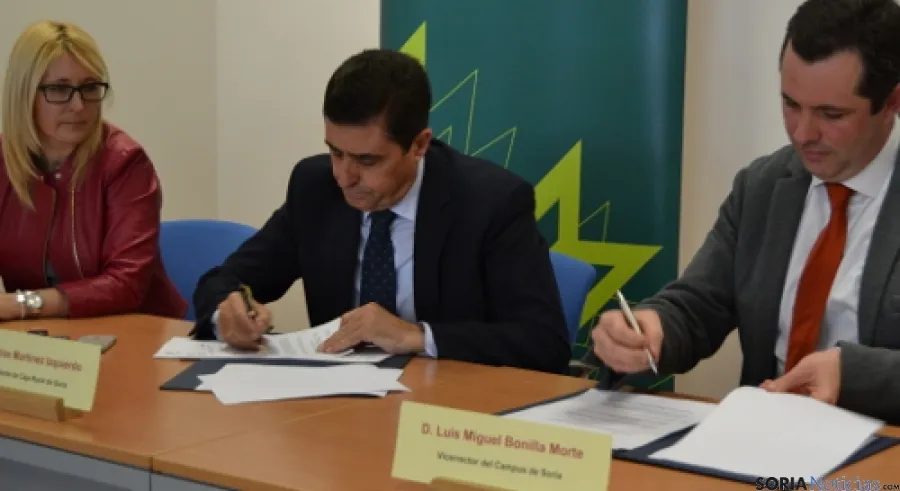 Firma Convenio Caja Rural y Campus