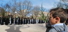 Imagen de la procesión tras bendecir las palmas. / SN