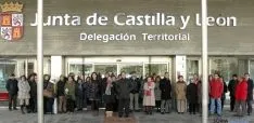 La Delegación Territorial en el minuto de silencio este miércoles. / Jta
