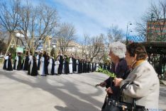 Imagen de la procesión tras bendecir las palmas. / SN