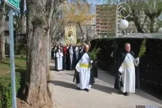 Imagen de la procesión tras bendecir las palmas. / SN