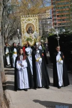 Imagen de la procesión tras bendecir las palmas. / SN