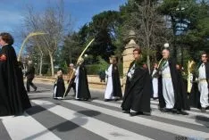 Imagen de la procesión tras bendecir las palmas. / SN