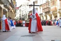Una imagen de la multitudinaria procesión de la 'Borriquilla'. / SN