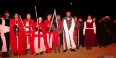 Vecinos con vestimentas de época del siglo XVI