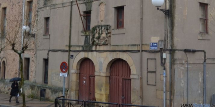 Fachada antiguo Colegio Universitario CUS