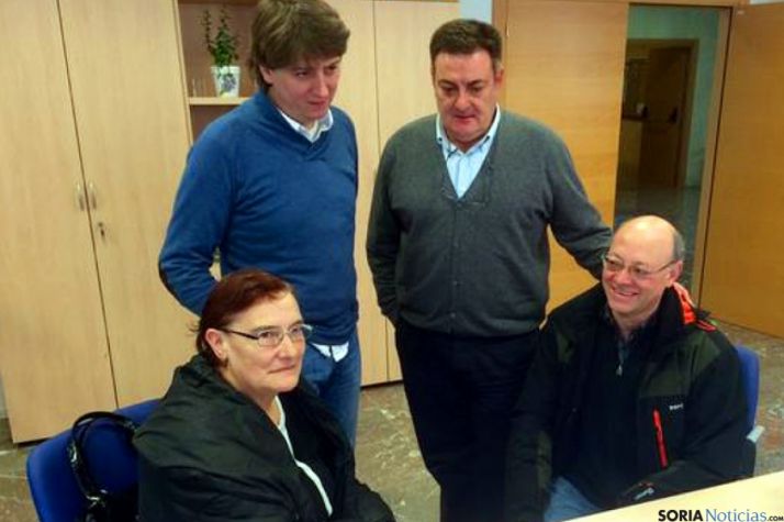 Los jurados, sentados, con Mínguez y Ruiz. 