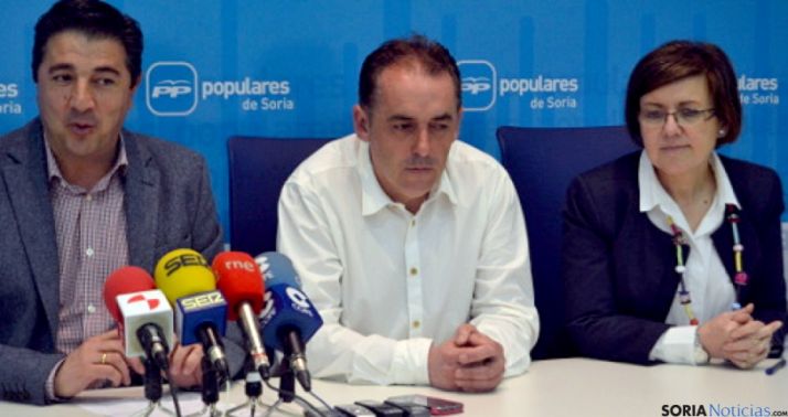 Jesús Peregrina (izda.), Benito Serrano y Marimar Angulo. / SN