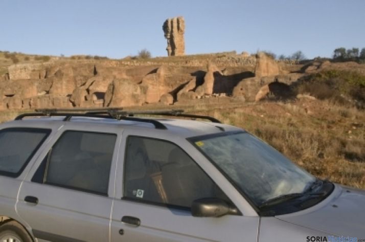 Coche de furtivos en Tiermes.
