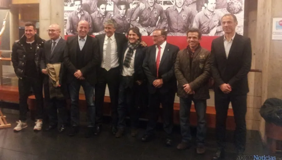 Foto familia y segunda mesa redonda