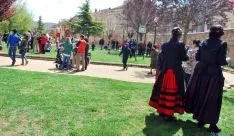 Ambiente festivo en el barrio del Calaverón. / SN