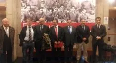 Foto familia de la primera mesa redonda