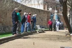 Ambiente festivo en el barrio del Calaverón. / SN