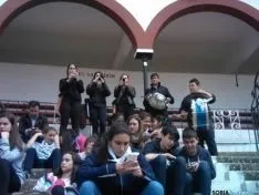 Alumnos del San José celebrando el Viernes de Toros