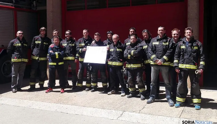 Los bomberos, concentrados en Almazán. / SN