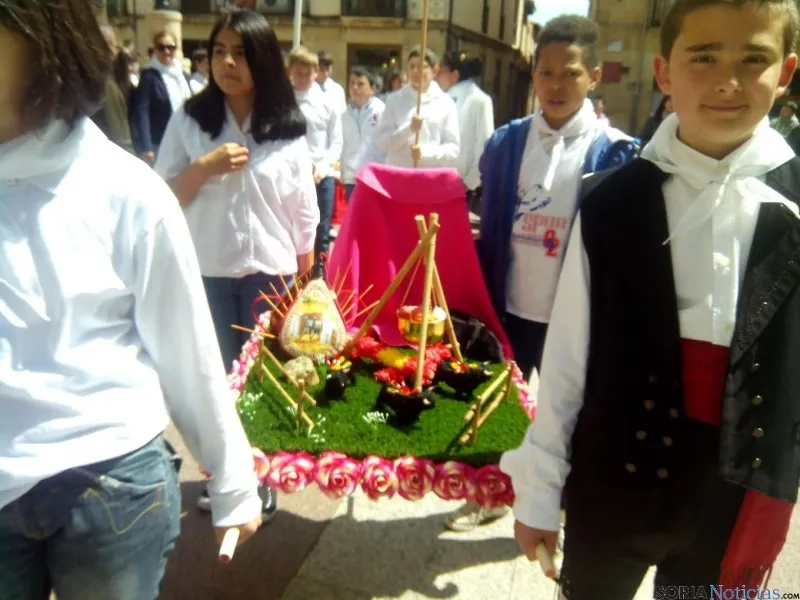 Foto 7 - Los alumnos del San Jos&eacute; celebran su particular Domingo de Calderas