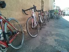 Foto 3 - Un centenar de ciclistas en la XXIV Cicloturista Villa de Almaz&aacute;n