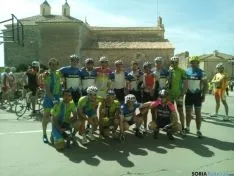 Foto 5 - Un centenar de ciclistas en la XXIV Cicloturista Villa de Almaz&aacute;n