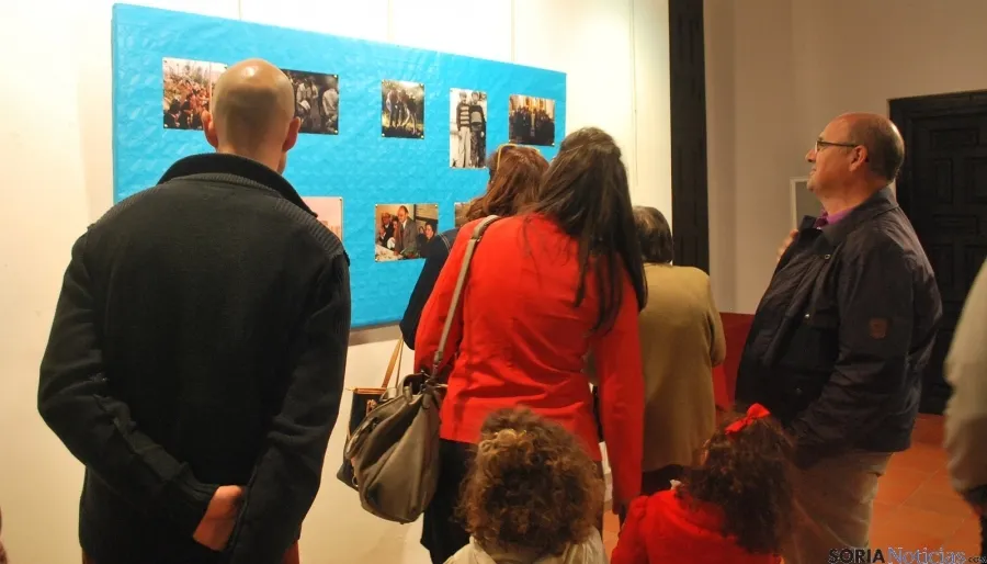 Exposición fotográfica de los Quintos del 65. / SN