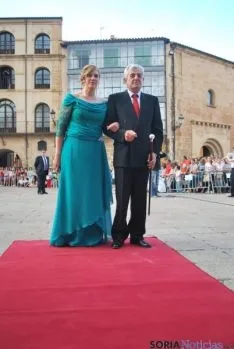 La llegada de los doce jurados al ayuntamiento. / SN