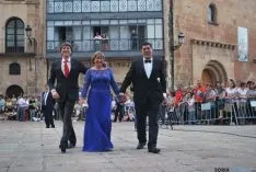 La llegada de los doce jurados al ayuntamiento. / SN