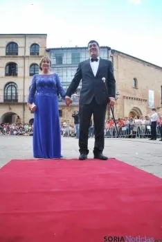 La llegada de los doce jurados al ayuntamiento. / SN