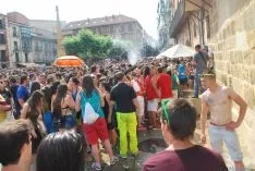 Caluroso arranque de Las Bailas este lunes sanjuanero. / SN