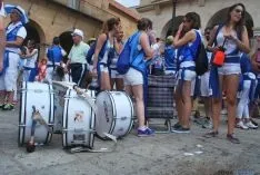 Caluroso arranque de Las Bailas este lunes sanjuanero. / SN