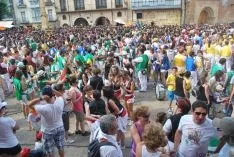 Caluroso arranque de Las Bailas este lunes sanjuanero. / SN