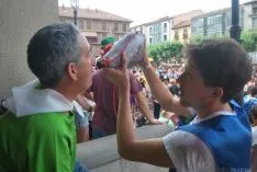 Caluroso arranque de Las Bailas este lunes sanjuanero. / SN