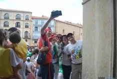 Caluroso arranque de Las Bailas este lunes sanjuanero. / SN
