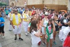 Caluroso arranque de Las Bailas este lunes sanjuanero. / SN