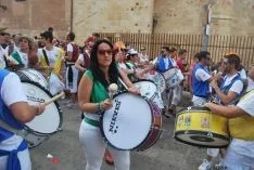 Caluroso arranque de Las Bailas este lunes sanjuanero. / SN