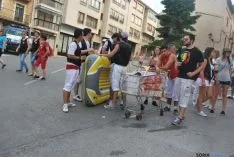 Caluroso arranque de Las Bailas este lunes sanjuanero. / SN