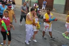 Caluroso arranque de Las Bailas este lunes sanjuanero. / SN