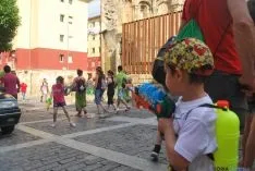Caluroso arranque de Las Bailas este lunes sanjuanero. / SN