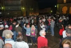 Las cuadrillas, en la plaza Mayor. / SN