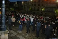 Las cuadrillas, en la plaza Mayor. / SN
