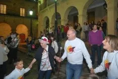 Las cuadrillas, en la plaza Mayor. / SN