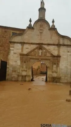 Foto 4 - El agua inunda Santa Mar&iacute;a de Huerta y derriba el cementerio