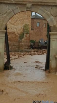 Foto 3 - El agua inunda Santa María de Huerta y derriba el cementerio