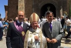 El alcalde, el arzobispo de Zaragoza y el presidente de la Diputación. 