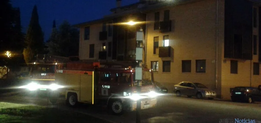 Los bomberos en el lugar de la llamada. / SN