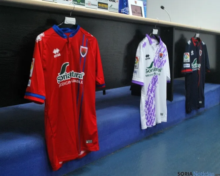 La nueva equipación del CD Numancia. / SN