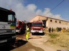 Medios materiales y humanos en el el operativo contra el fuego. / SN